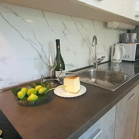 Aurelio شقة غييكا